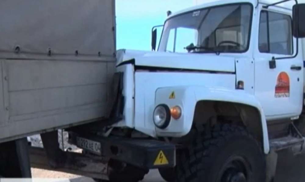 Дорожные полицейские спровоцировали массовое ДТП в Актобе