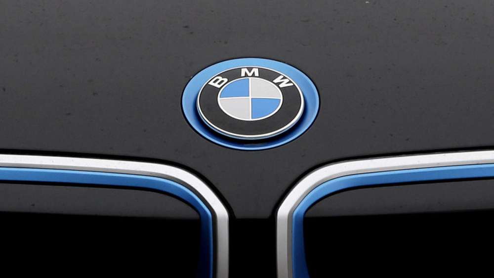 BMW повышает цены на автомобили в России