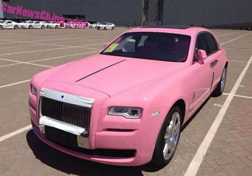 Rolls Royce Phantom розовый