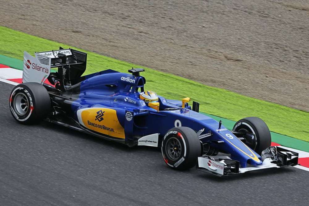 Sauber помешали желтые флаги