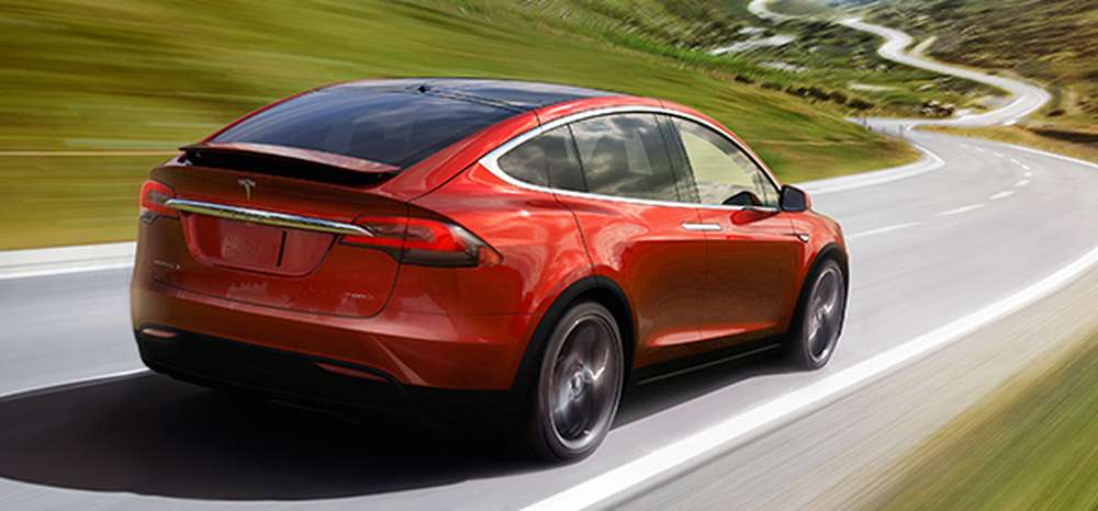 Tesla придумала название для нового кроссовера начального уровня