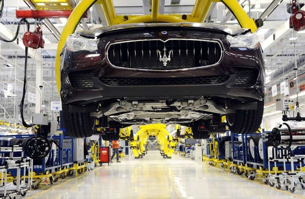 Компания Maserati остановит конвейер из-за сокращения спроса
