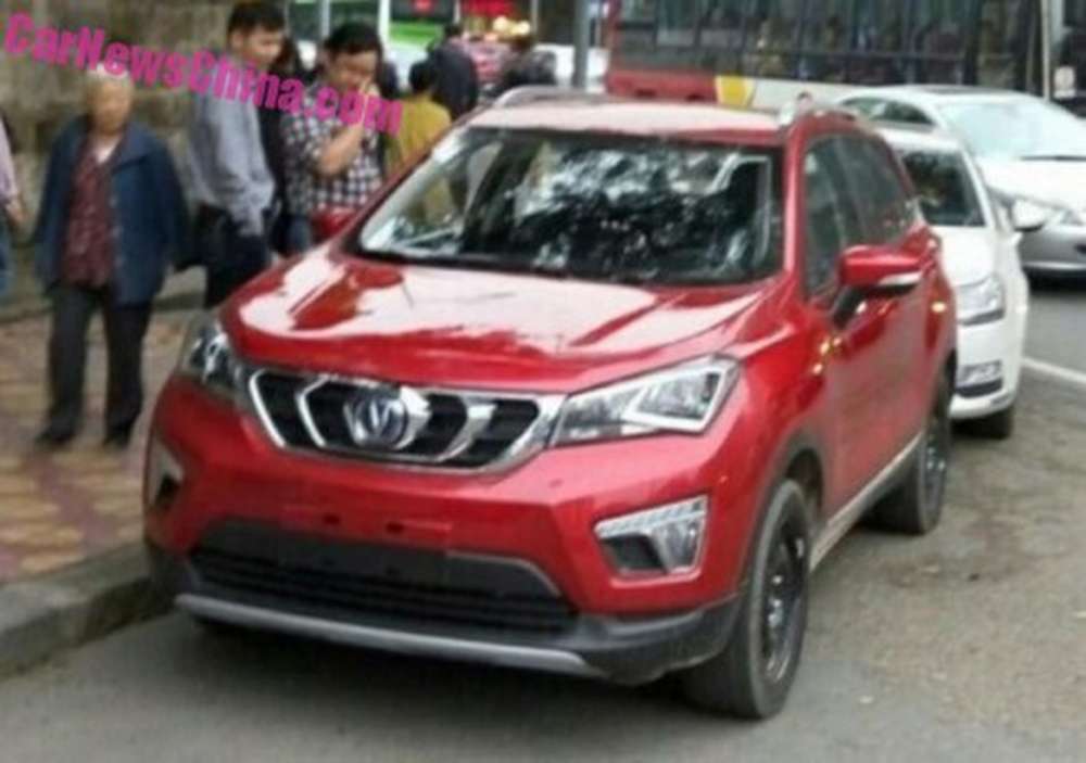 В Китае сфотографировали новый кроссовер Changan