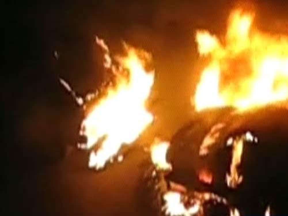  Три автомобиля сгорело на стоянке в ЮАО