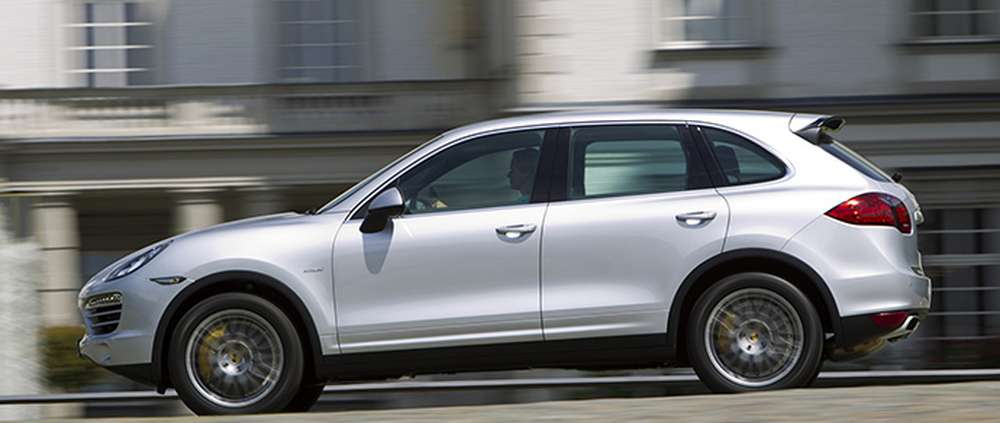Житель Витебска угнал у молодой мамы Porsche Cayenne