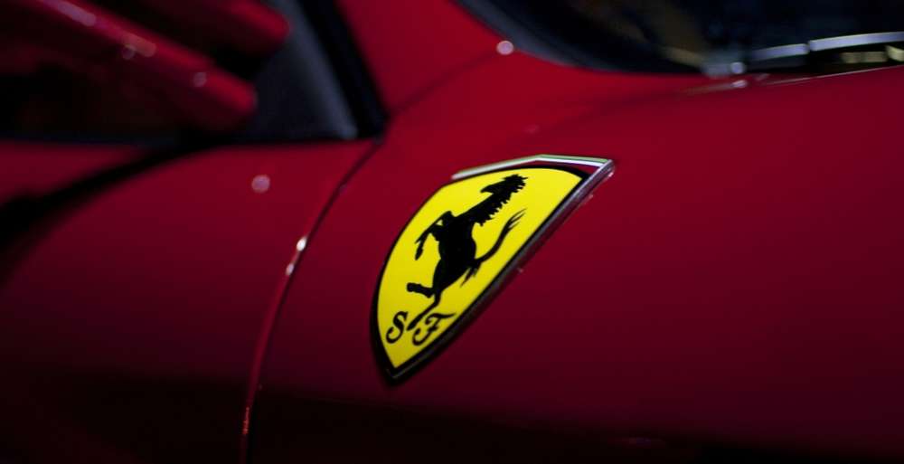 Компания Ferrari планирует выпускать больше спорткаров