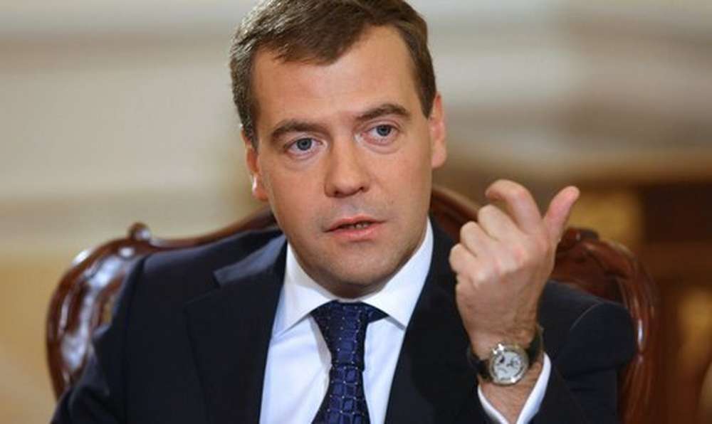 Медведев считает оправданным ужесточение наказания за нарушения ПДД
