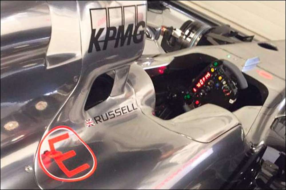 Расселл провёл призовые тесты за рулём McLaren