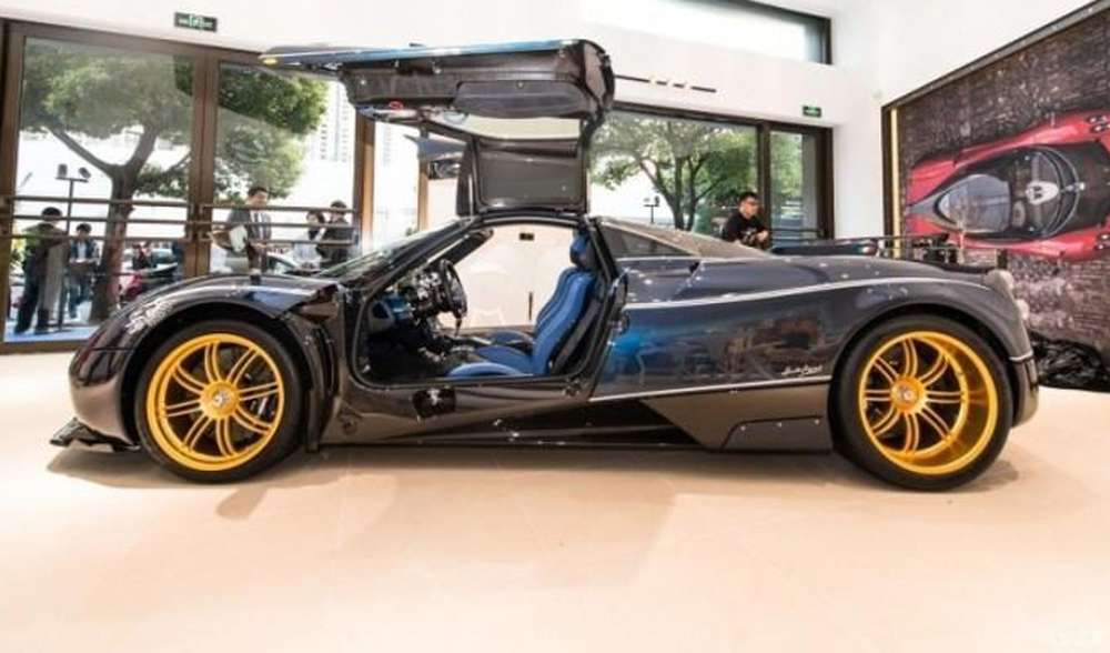 В Поднебесной официально запустили суперкар Pagani Huayra Dinastia