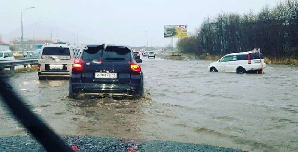 На Камчатке ливни повредили дорожное покрытие