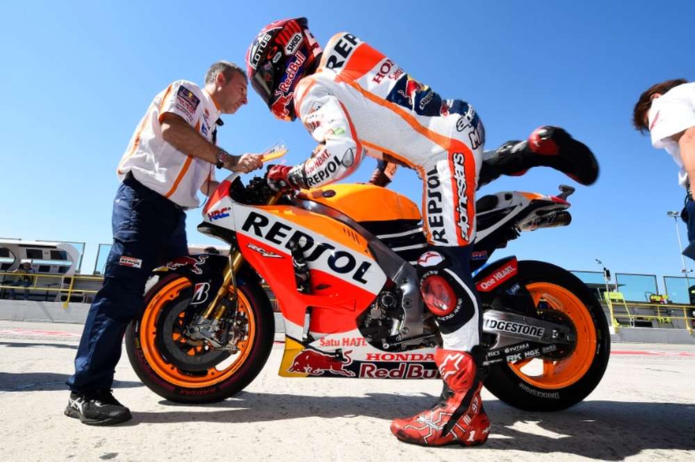 Repsol Honda осуждает поведение Валентино Росси на треке