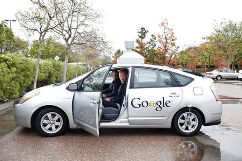 Google засвидетельствовал свои права на способ управления автомобилем жестами