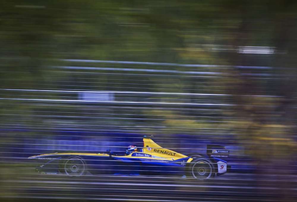 Ален Прост: Сотрудники Renault F1 помогают нам в Формуле Е