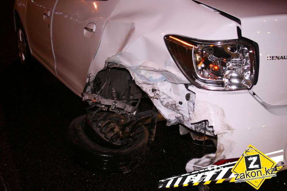 В Алматы водитель Kia протаранил Renault