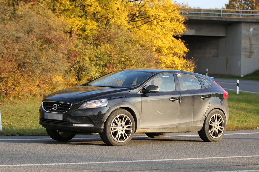 Volvo вывела на тесты кроссовер XC40