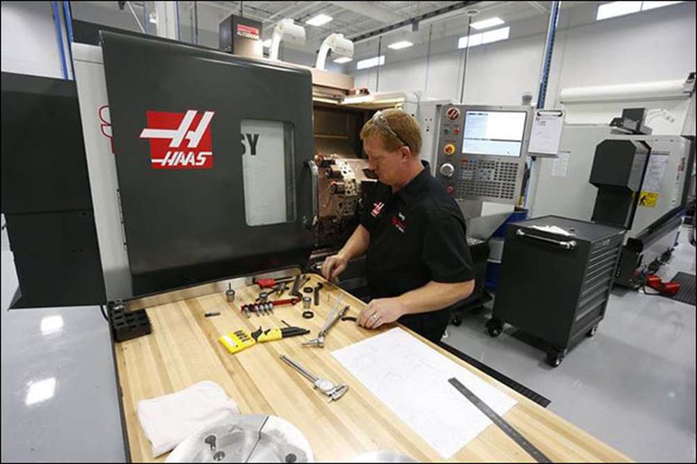В Haas F1 продолжают нанимать сотрудников