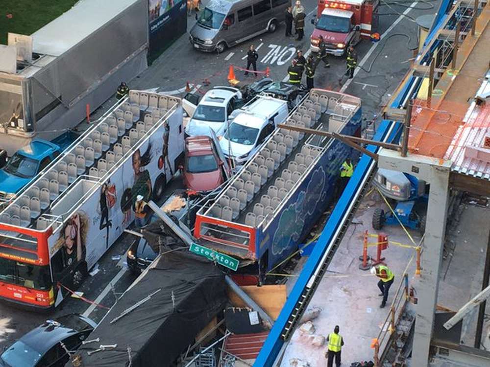 Туристический автобус снес несколько автомобилей в центре Сан-Франциско