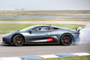 Злодея из новой «бондианы» пересадят на Jaguar