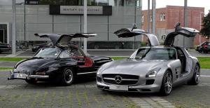 Mercedes-Benz 300SL столкнулся лоб в лоб с BMW 1-Series во время гонки на выносливость Mille Miglia 2014