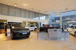 Дилеры отказываются строить новые автосалоны из-за кризиса