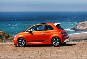 Глава Fiat попросил не покупать электрический хэтчбек 500
