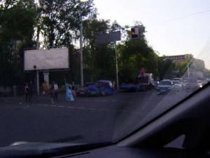 КамАЗ снес 4 авто в Алматы