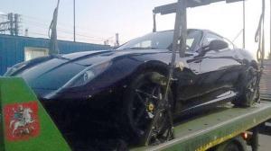 В Москве владелец Ferrari устроил погоню за эвакуатором