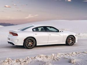Опубликованы первые фотографии Dodge Charger SRT Hellcat 2015