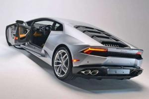 Lamborghini показала первый тизер гоночного Huracan