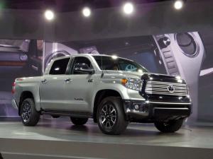 Toyota отзывает пикапы Tundra