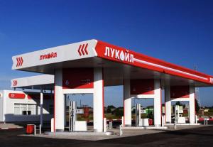 В Украине исчезают заправки Лукойл
