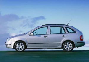Универсал Skoda Fabia Combi пока скрыт камуфляжем