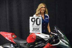 Валери Томпсон установила рекорд скорости на BMW S1000 RR - 336.05 км/ч