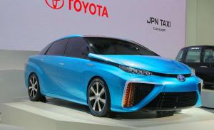 Toyota вывела на тесты водородный автомобиль
