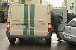 Полицейские будут охранять школы на броневике за 700 тыс. долларов