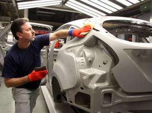 Lotus увольняет четверть сотрудников