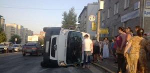 ДТП в Киеве: Toyota Prado перевернул Nissan - пострадали четверо