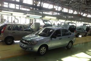 АвтоВАЗ приостановил производство Lada