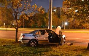В Минске Peugeot вылетел в столб: погиб 25-летний водитель