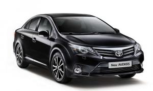 Toyota вывела на тесты новое поколение Avensis