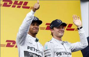 Mercedes на пороге рекорда по числу победных дублей