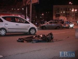 В Киеве автомобиль насмерть сбил инвалида