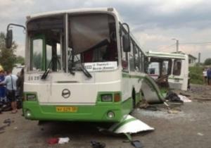 Пассажирский автобус врезался в КамАЗ, есть жертвы