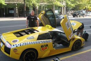 Bentley, Ferrari и Lamborghini в качестве такси