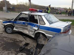 Автомобиль армянского посла протаранил машину ГАИ