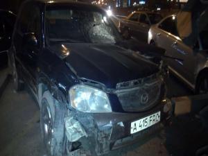 В Алматы Hyundai «собрал» в ДТП три автомобиля