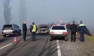 В Ростовской области в ДТП с тремя автомобилями погибли 2 человека, 4 пострадали