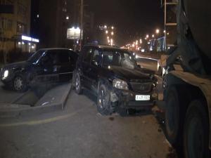 В Алматы Hyundai собрал в ДТП три автомобиля 