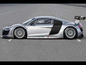 Гоночный Audi R8 нового поколения выехал на Нюрбургринг