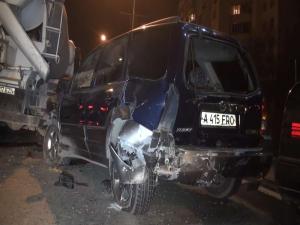 В Алматы Hyundai собрал в ДТП три автомобиля 